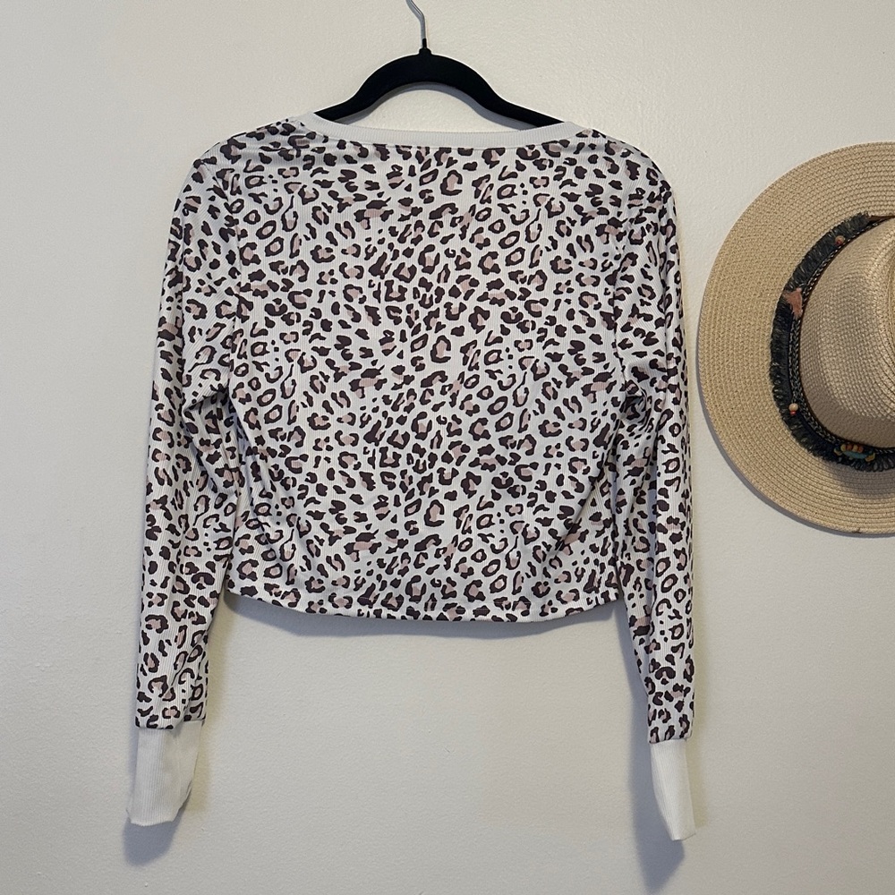 Leopard Print Cropped Cardigan - Picture 4 of 4